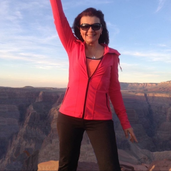 Meet your Posher, Eva - Picture 1 of 1